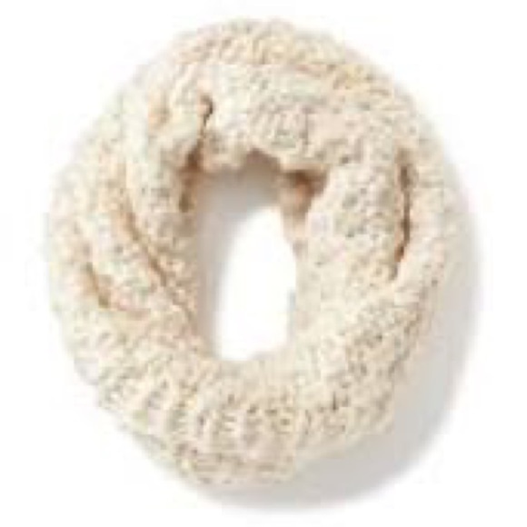 Gap funnel neck warmer, cable knit infinity scarf in cream. One size - Picture 3 of 4